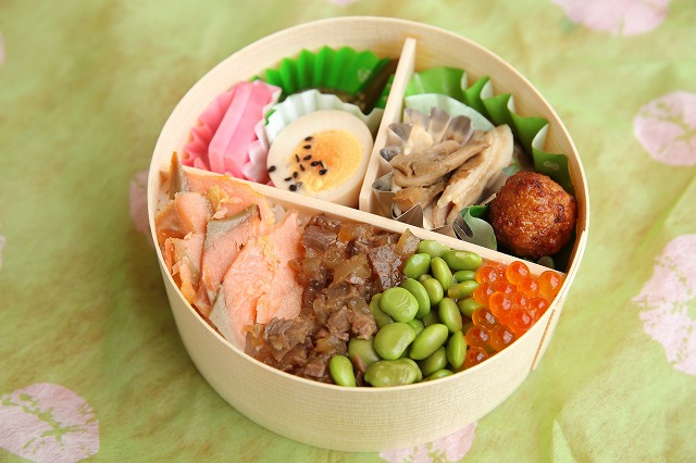 山形名物の芋煮弁当 山形名物の芋煮弁当